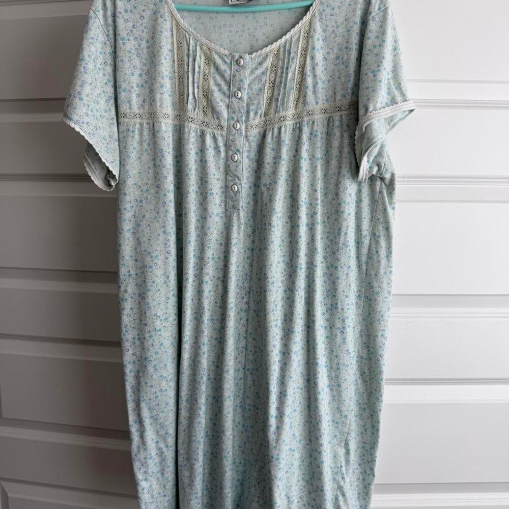 Vintage Keneth Todd light blue floral polyester & cotton nightgown with lace tri